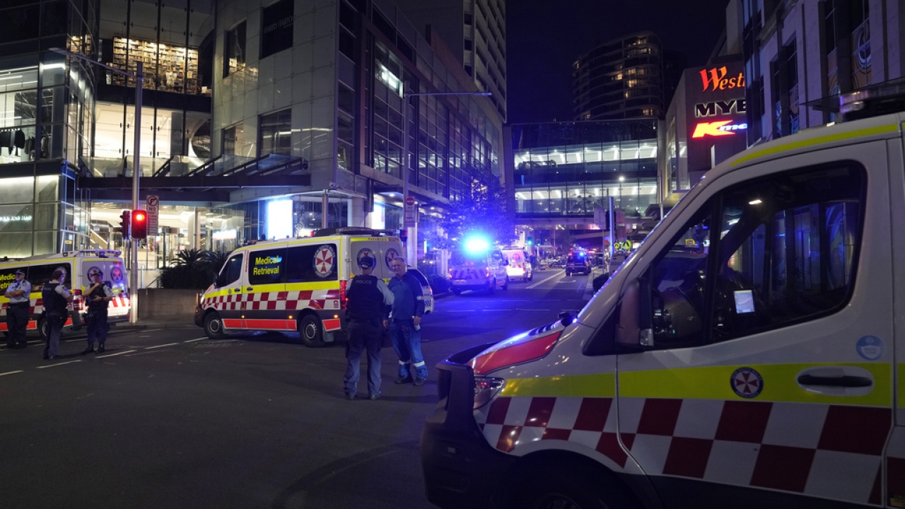 Man fatally stabs 6 people at Sydney mall before being shot by police