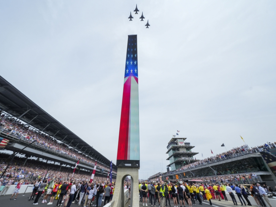 Newgarden slips past Ericsson in final lap to win Indianapolis 500
