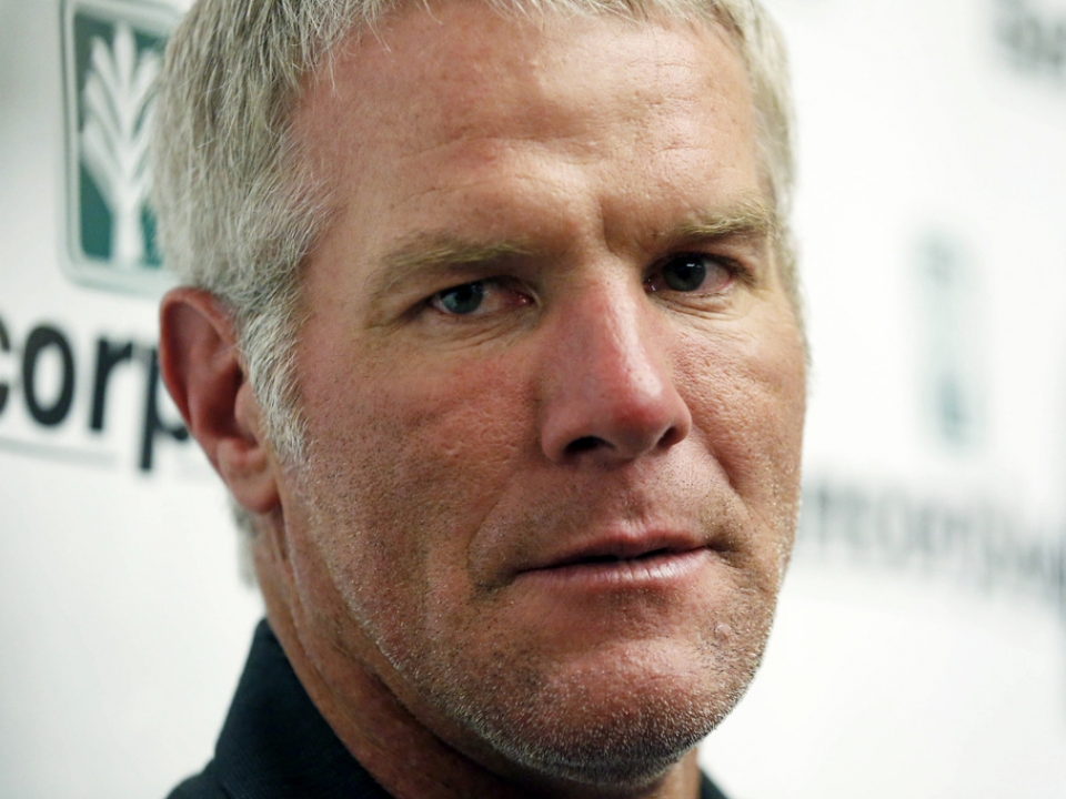 Mississippi Court won't remove Favre from lawsuit over welfare money