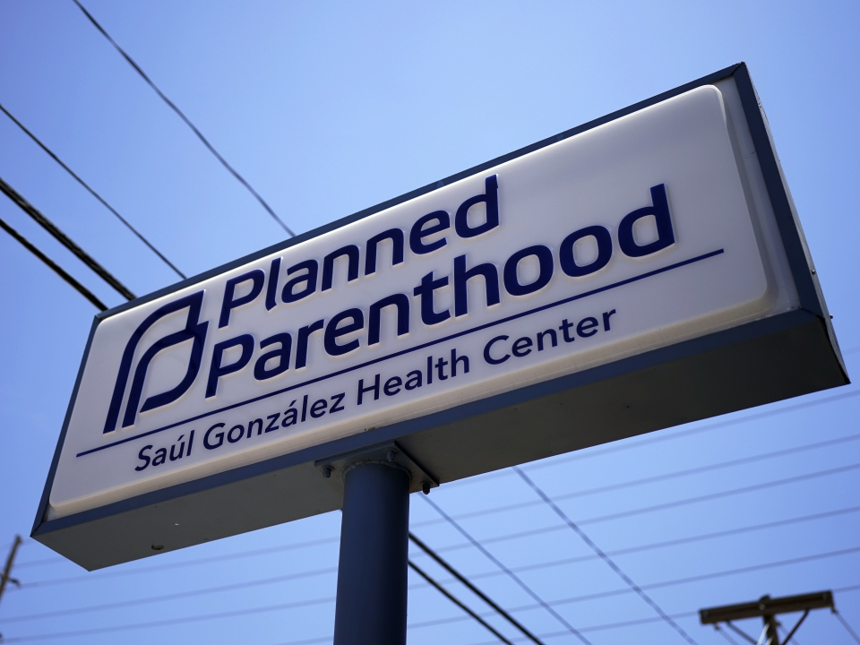 Planned Parenthood resumes offering abortions in Wisconsin
