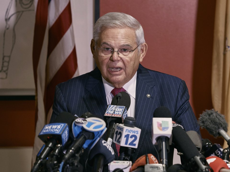In face of new charges, Democratic Sen. Menendez refuses to resign