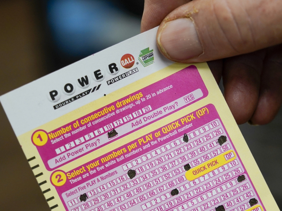 Friday Powerball's jackpot climbs after 30 drawings without winner