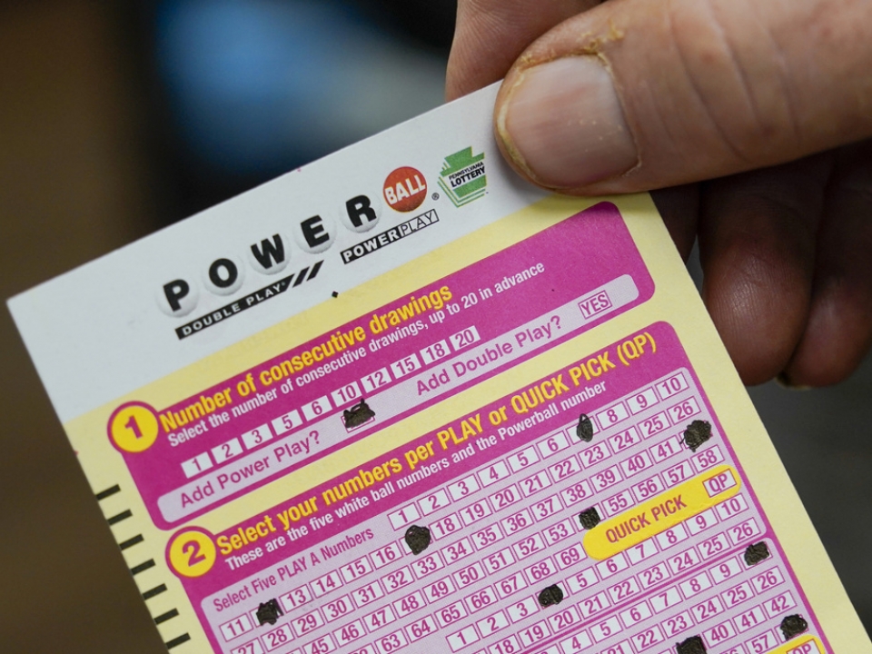 Powerball jackpot tops $1 billion ahead of Monday night's drawing