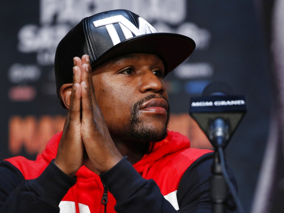 Floyd Mayweather sending private jet to Israel with supplies