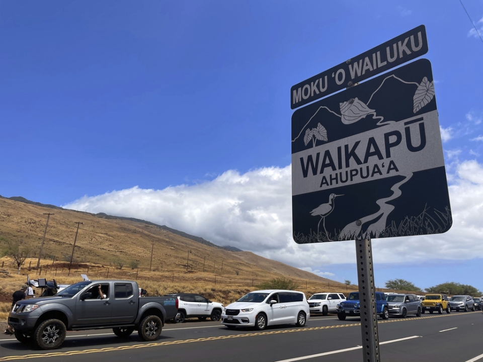 Mayor says West Maui will reopen for business and tourism Nov. 1